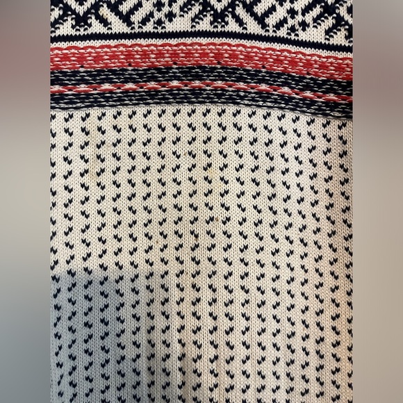 Sweater - Picture 4 of 4